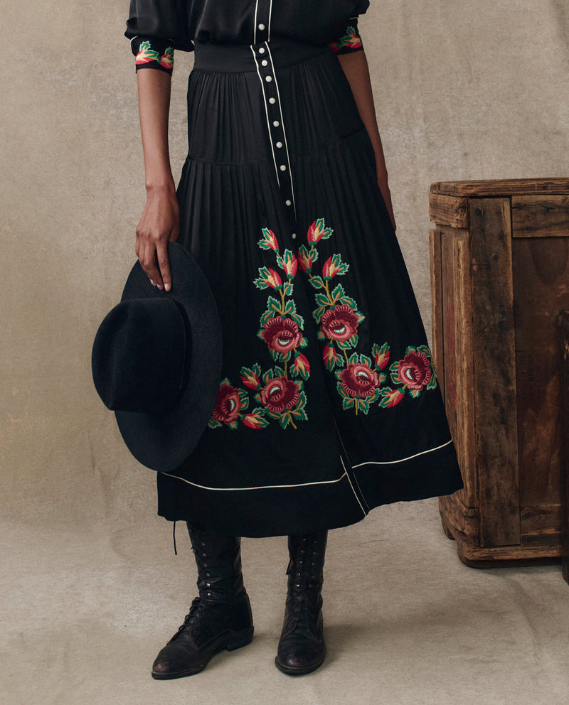 THE HEIRLOOM ROSE HIGHLAND SKIRT BLACK