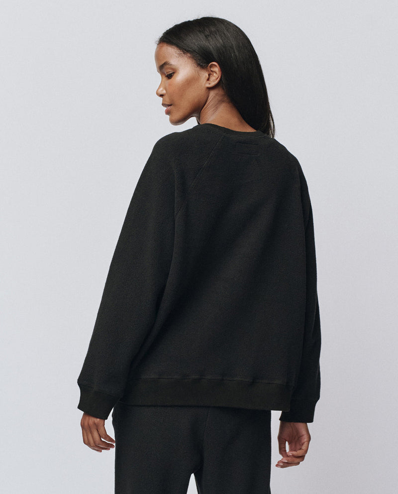 THE PLUSH SLOUCH SWEATSHIRT ALMOST BLACK