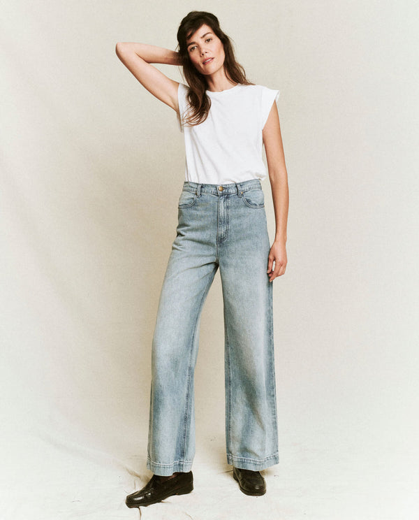 Peak shoulder tee in white