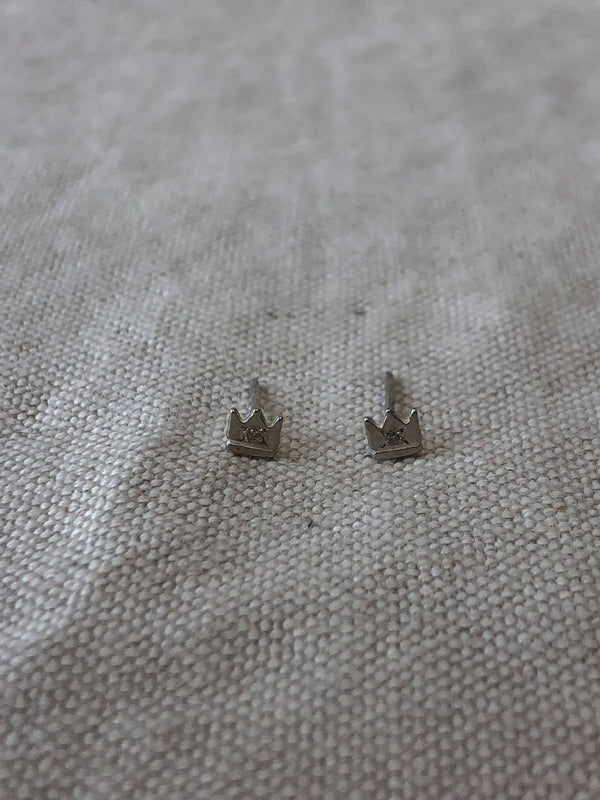 Silver Crown earrings with diamond